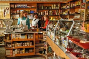 w2800 h1866 x1796 y1197 rev 1 De 9095 JUNGE High Res JPEG 8c9998f851d6c203 300x200 - All about me